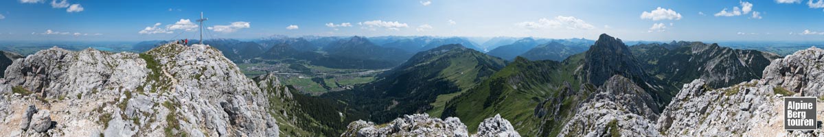 Bergpanorama vom Gipfel der Gehrenspitze (Tannheimer Tal; Allgäuer Alpen)