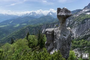 Die Steinerne Agnes vor den Berchtesgadener Alpen