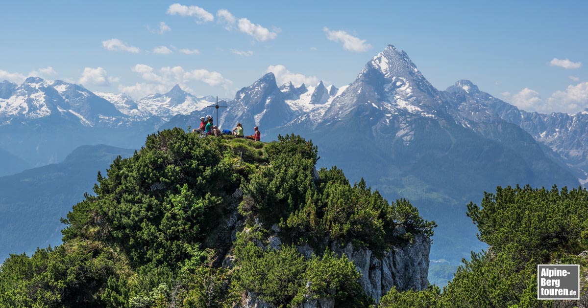 Gipfel Rauher Kopf vor den Berchtesgadener Alpen