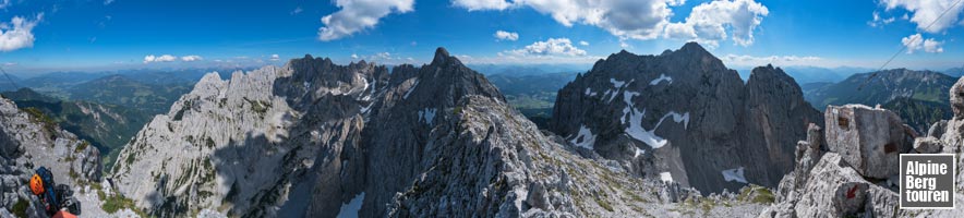 Bergpanorama vom Gipfel der Hinteren Goinger Halt (Wilder Kaiser) - in Bildmitte die Vordere Goinger Halt
