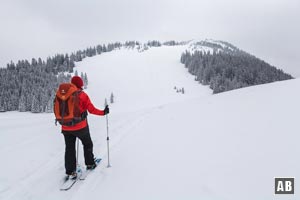 Schneeschuhwanderung Brecherspitz: Der Gipfelhang direkt vor uns