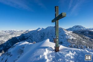 Schneeschuhtour Schildenstein: Endlich geschafft - am Gipfelkreuz