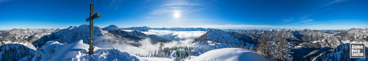 Bergpanorama Winter vom Schildenstein (Bayerische Voralpen, Tegernseer Berge, Bayern, Deutschland)