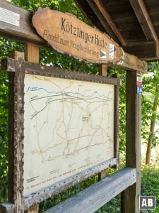 Am Wanderparkplatz informiert uns eine Karte über die Wanderwege am Kaitersberg.